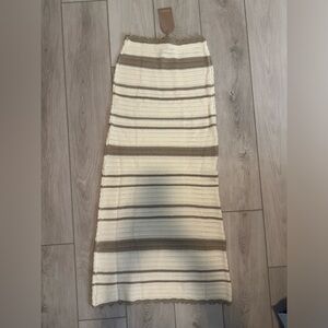 Meshki Jadia Contrast Crochet Fishtail
Maxi Skirt